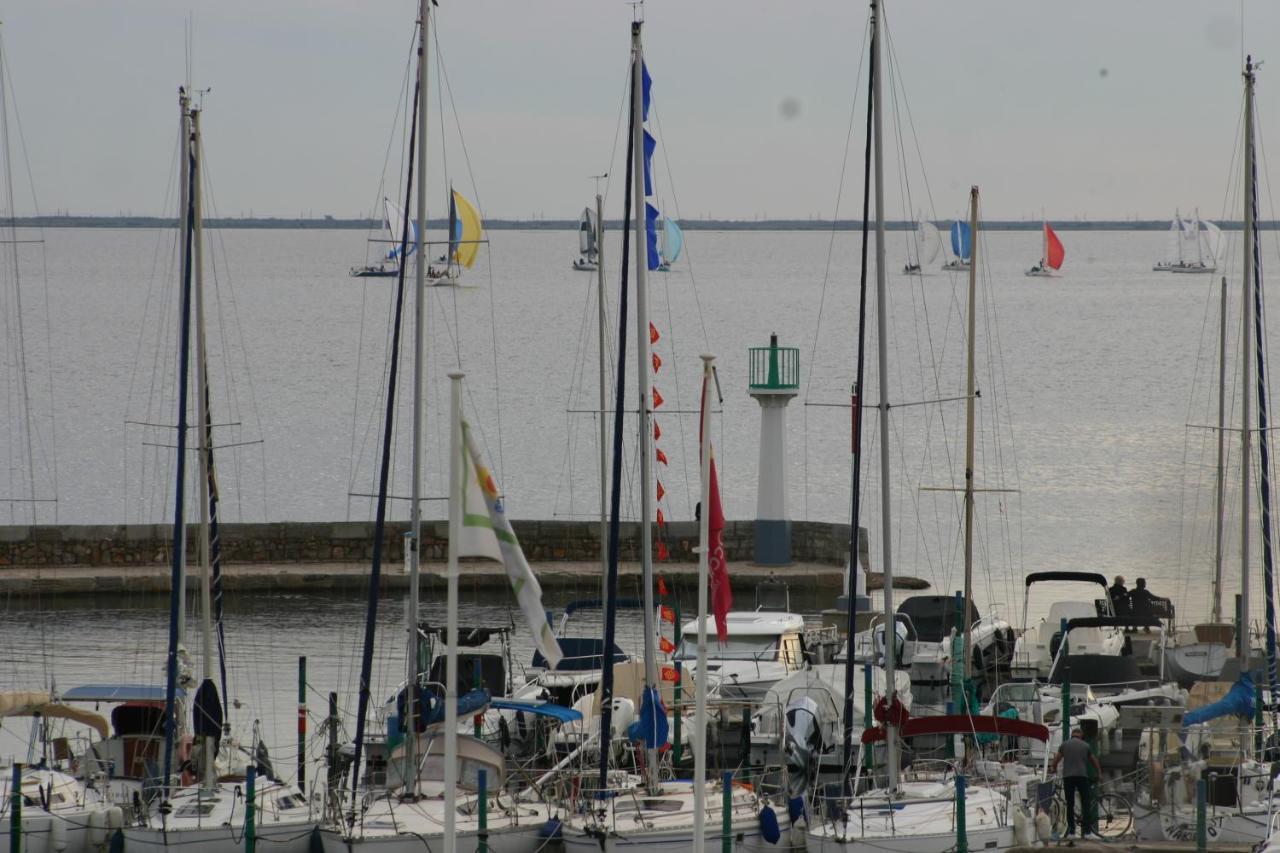 Le Vent Dans Les Voiles - Appartement Classe 4 Etoiles Mèze Eksteriør bilde